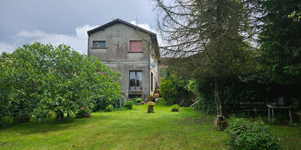 immeuble à LA SAUVE (33670)