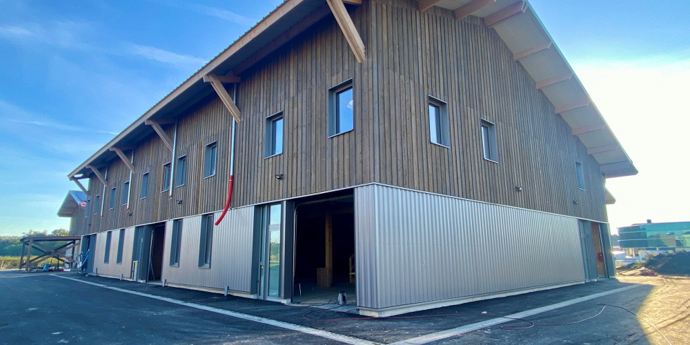 local industriel à LE HAILLAN (33185)