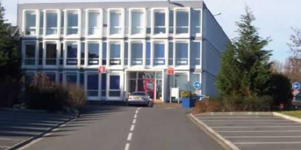 local industriel à ARTIGUES PRES BORDEAUX (33370)