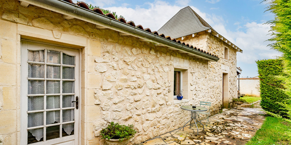 maison à RAUZAN (33420)