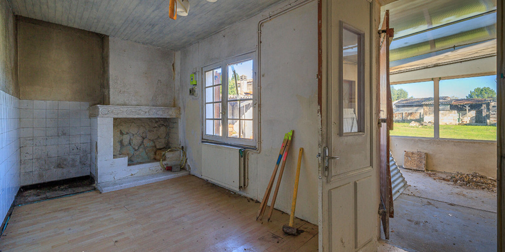 maison à ST DENIS DE PILE (33910)