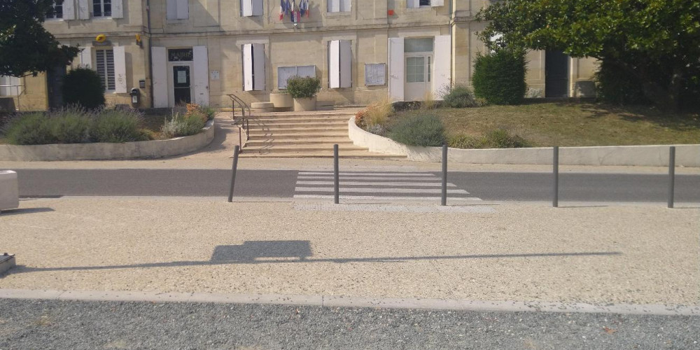 fond de commerce à ARVEYRES (33500)