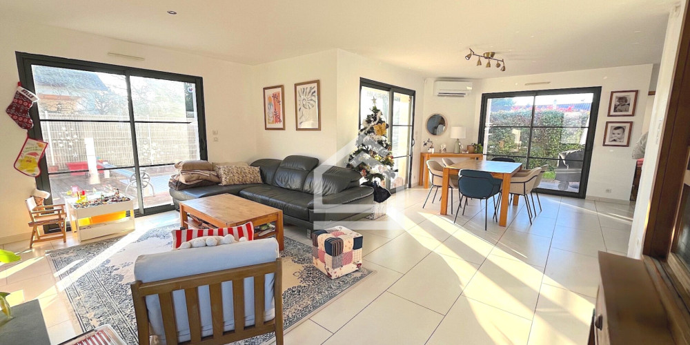 maison à LE TAILLAN MEDOC (33320)