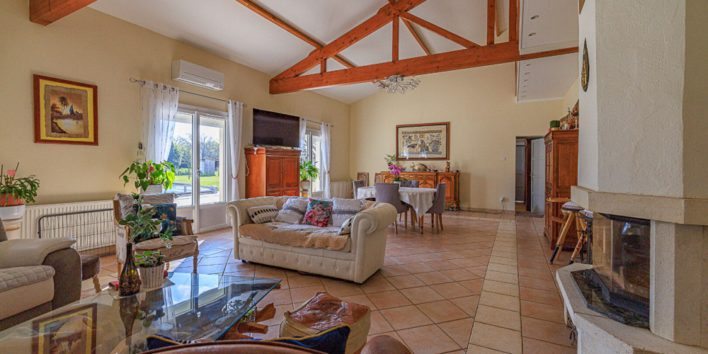 maison à ST MEDARD DE GUIZIERES (33230)