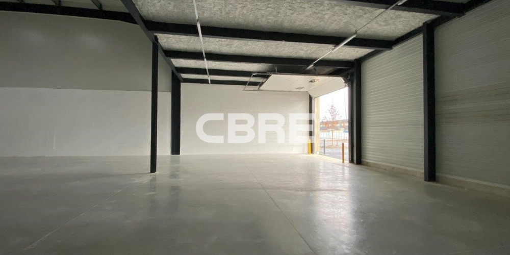 local industriel à LE HAILLAN (33185)