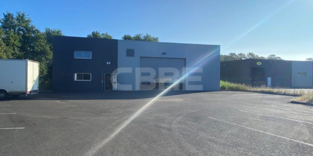 local industriel à ST MEDARD EN JALLES (33160)