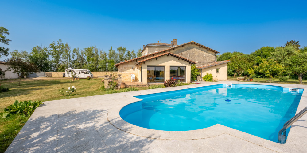 maison à AMBES (33810)