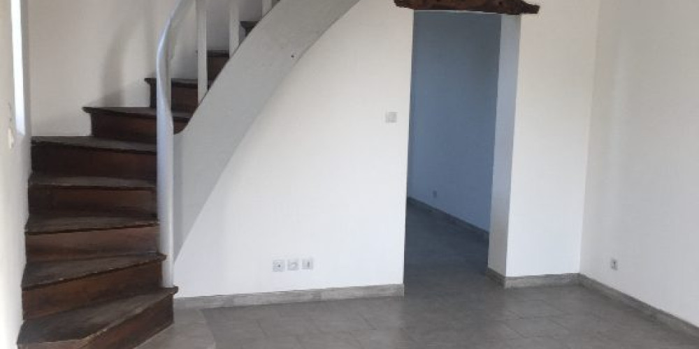 maison à ST DENIS DE PILE (33910)