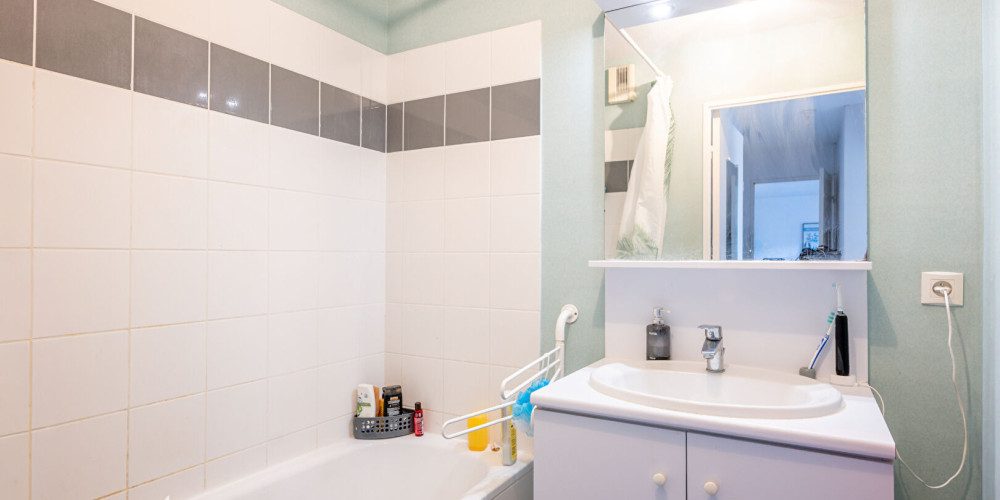 appartement à BORDEAUX (33300)