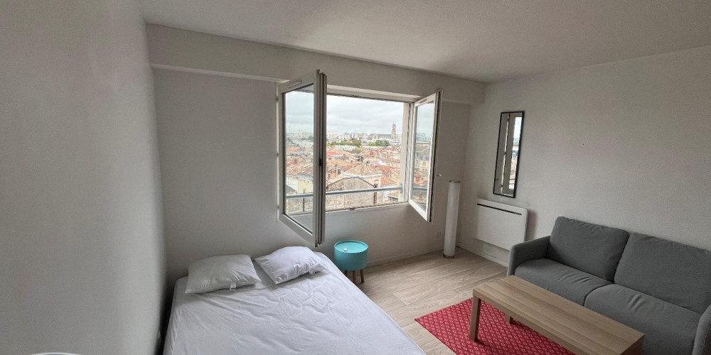 appartement à BORDEAUX (33800)