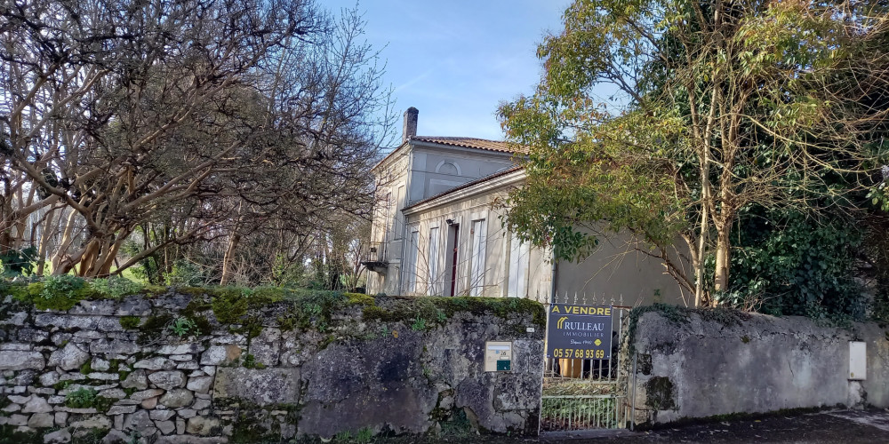 maison à PLASSAC (33390)