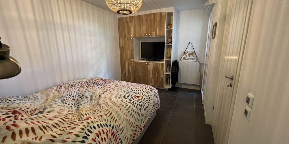 appartement à BORDEAUX (33300)