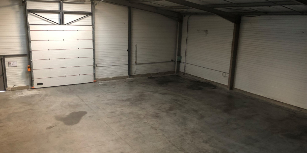 local industriel à ST LOUBES (33450)