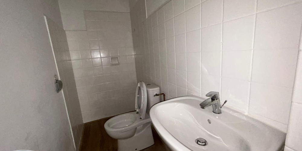 local commercial à BORDEAUX (33000)