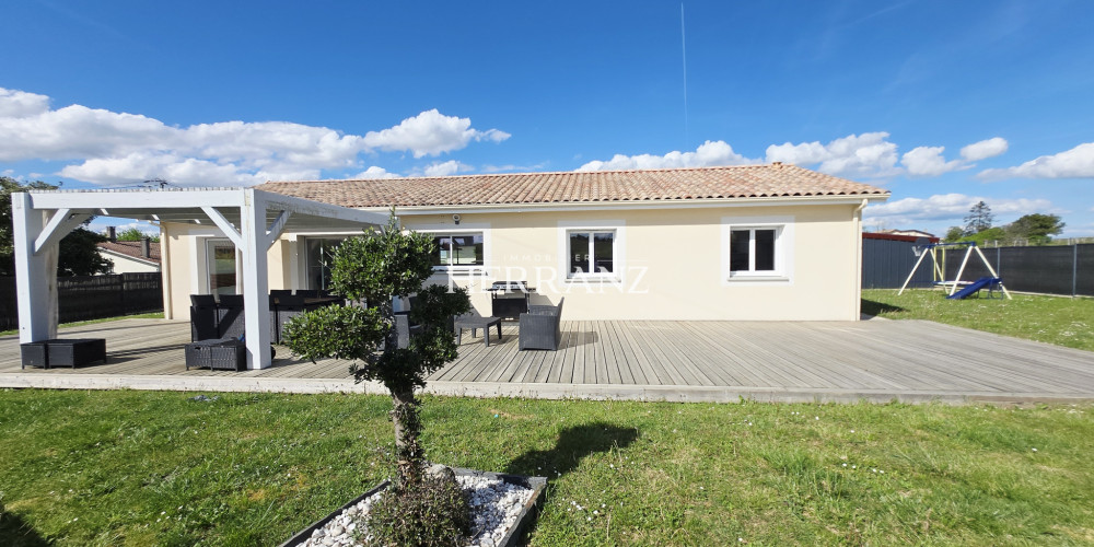 maison à RAUZAN (33420)
