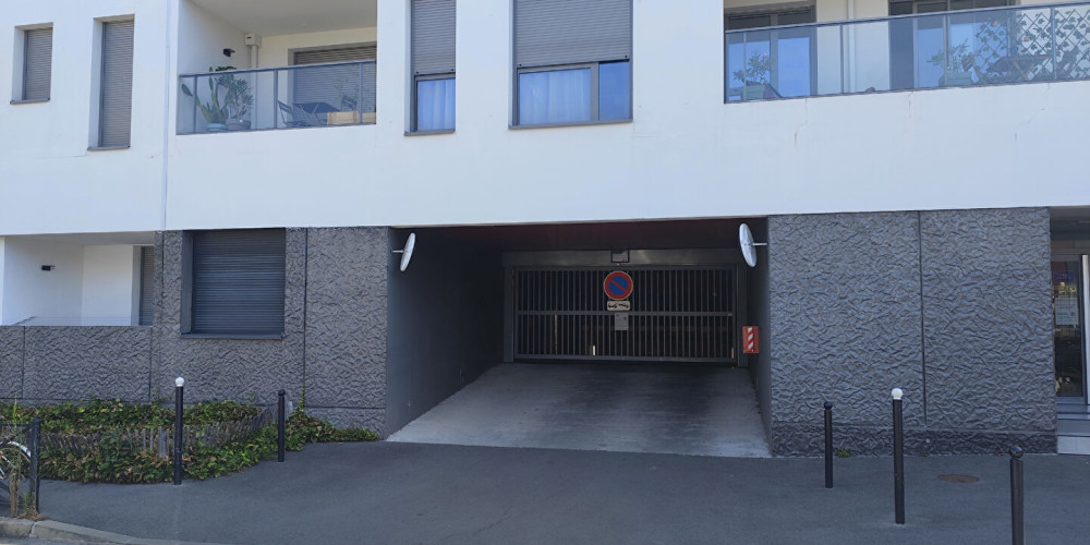 parking à BORDEAUX (33100)