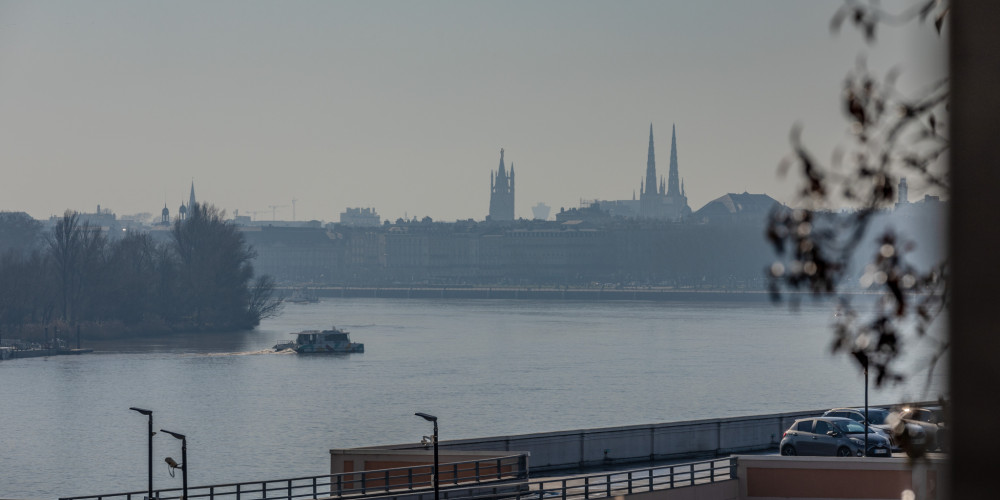 appartement à BORDEAUX (33300)