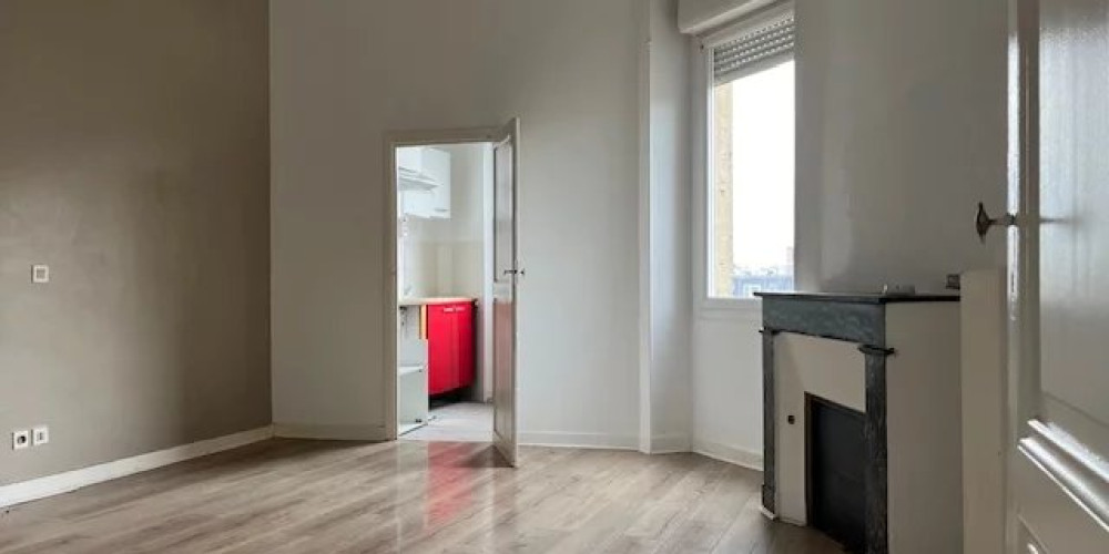 appartement à BORDEAUX (33800)