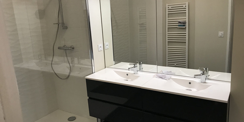 appartement à BORDEAUX (33800)