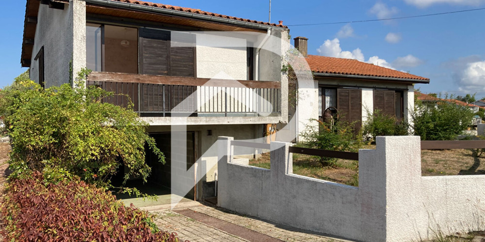maison à VAYRES (33870)