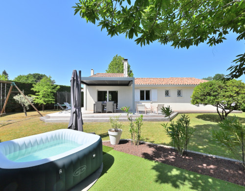 maison  ST JEAN D ILLAC