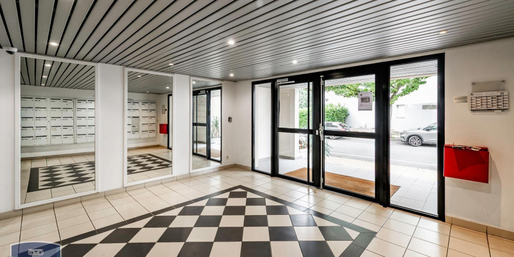 appartement à BORDEAUX (33300)