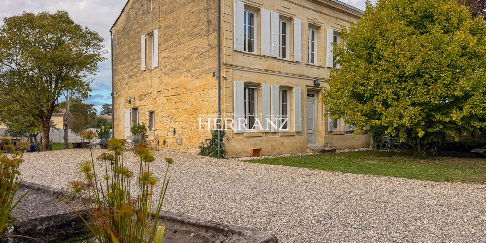 maison à CABARA (33420)