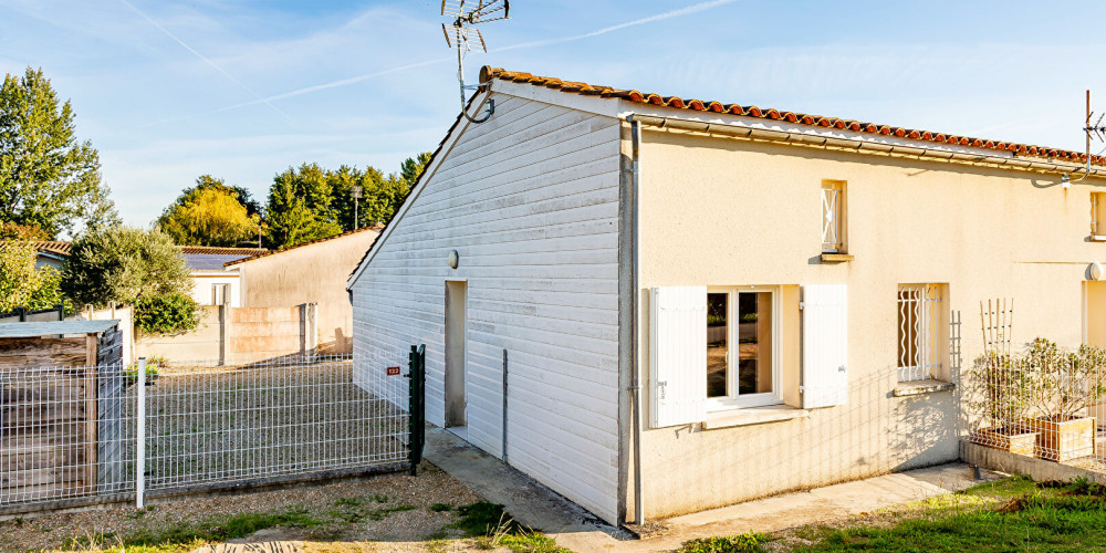 maison à TEUILLAC (33710)