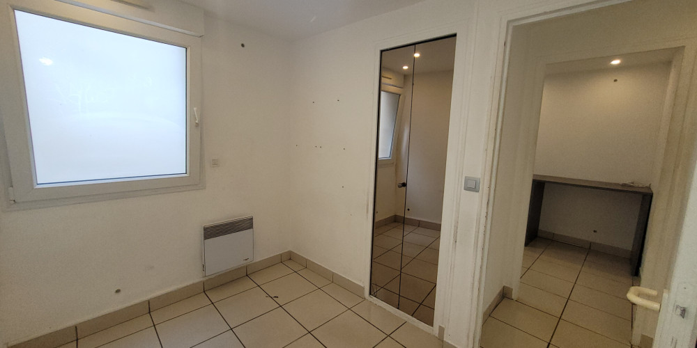 local commercial à BORDEAUX (33000)