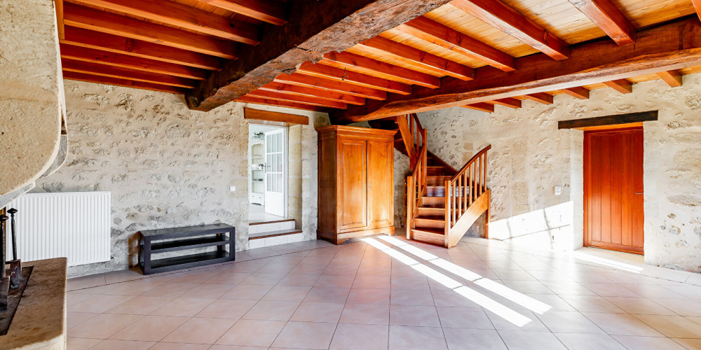 maison à ST AUBIN DE BRANNE (33420)