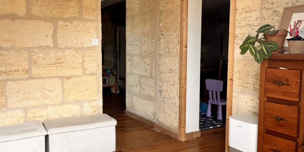 maison à IZON (33450)