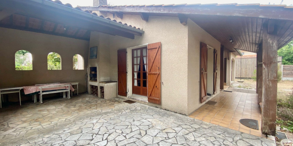 maison à ARES (33740)