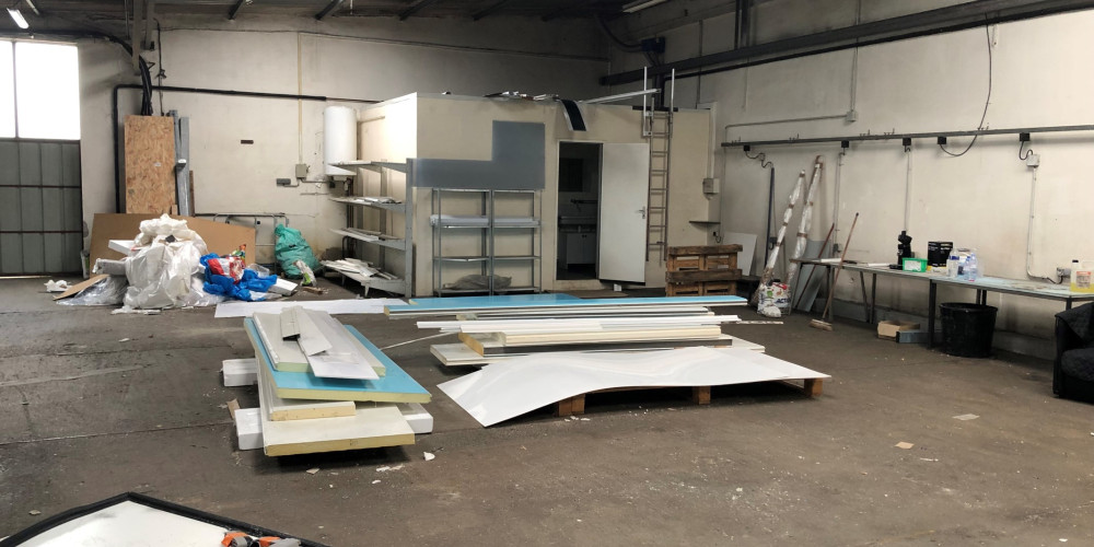 local industriel à LATRESNE (33360)