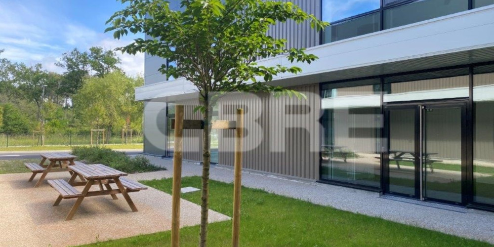 local industriel à MERIGNAC (33700)