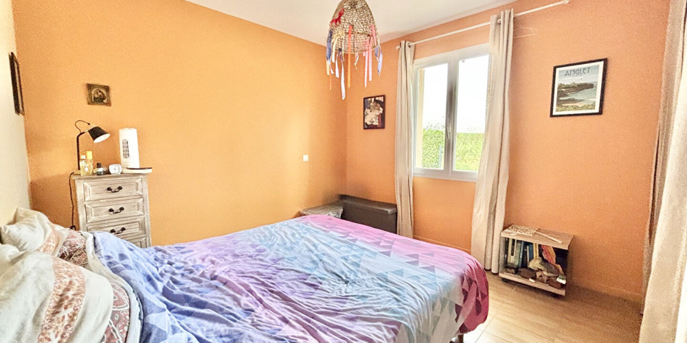 maison à MONTAGNE (33570)