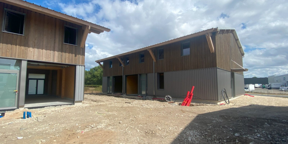 local industriel à LE HAILLAN (33185)