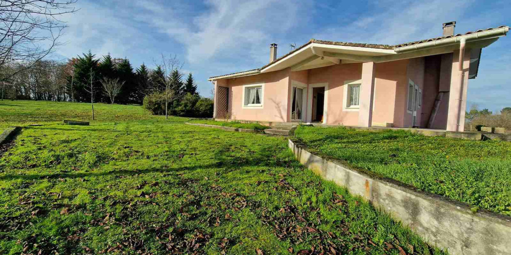 maison à PUGNAC (33710)