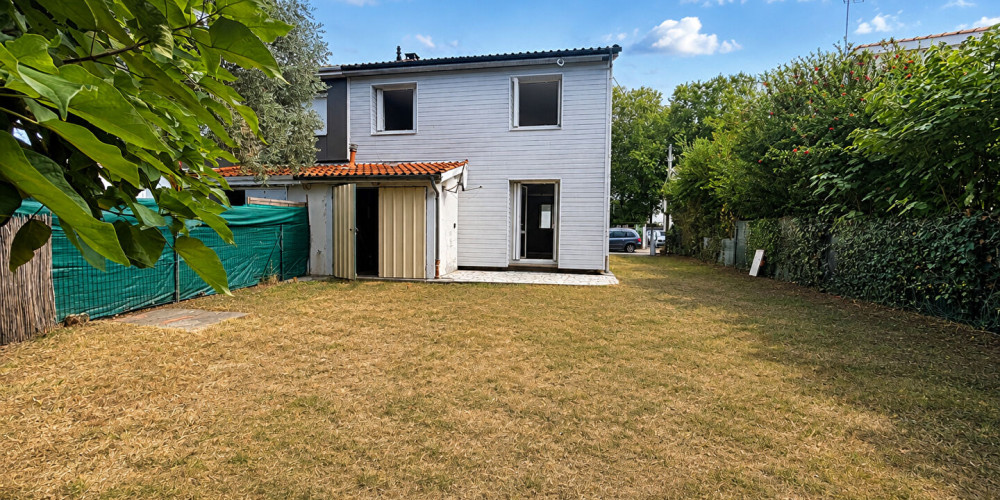 maison à LES ARTIGUES DE LUSSAC (33570)