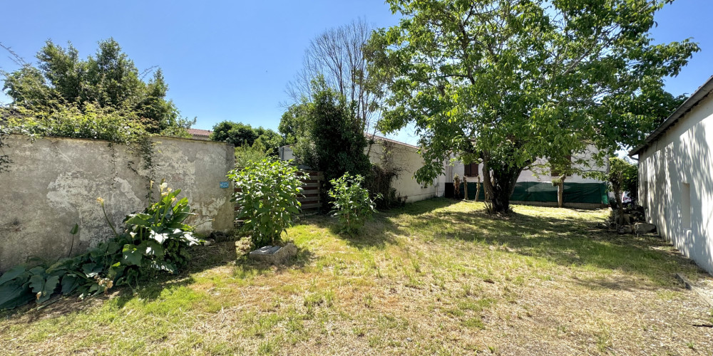 immeuble à CREON (33670)