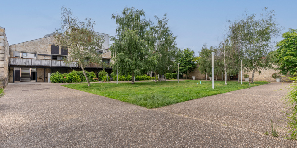 appartement à BORDEAUX (33300)