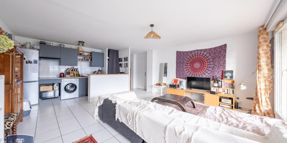 appartement à BORDEAUX (33300)