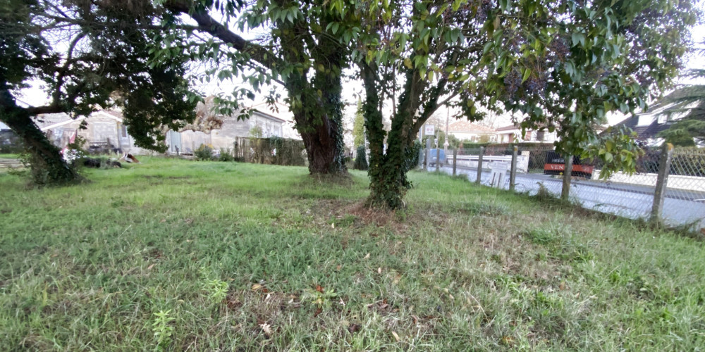 terrain à LIBOURNE (33500)