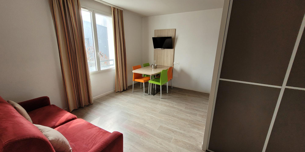 appartement à BORDEAUX (33300)