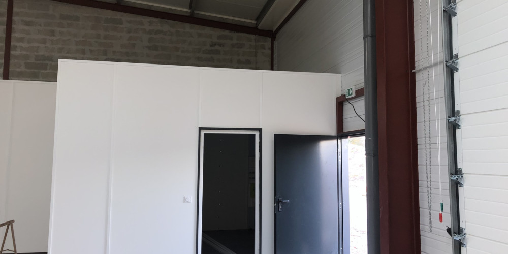 local industriel à ST JEAN D ILLAC (33127)