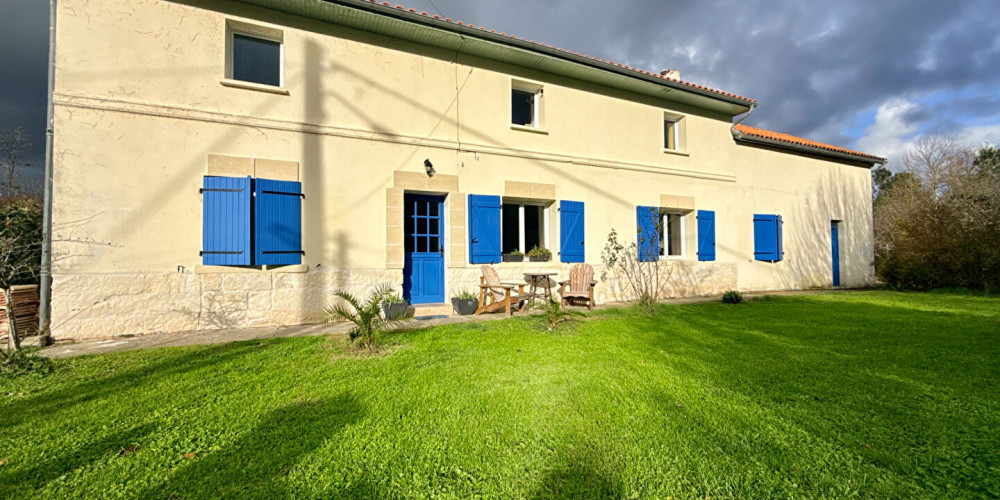 maison à ST MARTIN DE LAYE (33910)