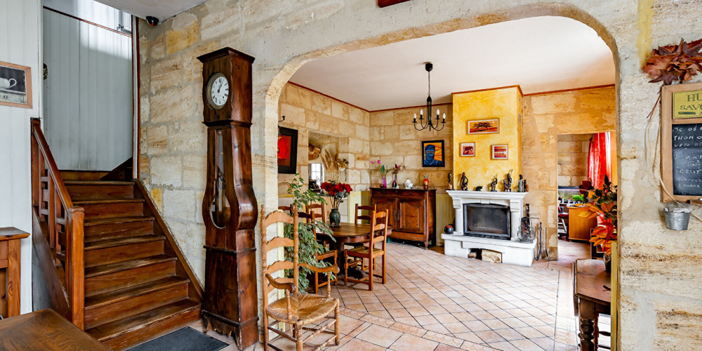 maison à AMBARES ET LAGRAVE (33440)