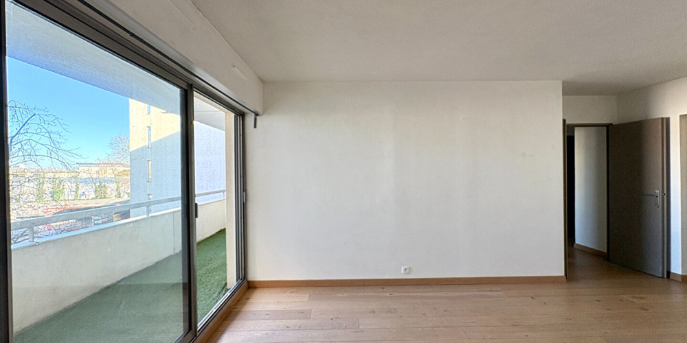 appartement à BORDEAUX (33300)