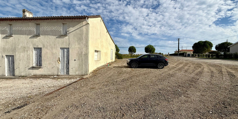 maison à VERAC (33240)
