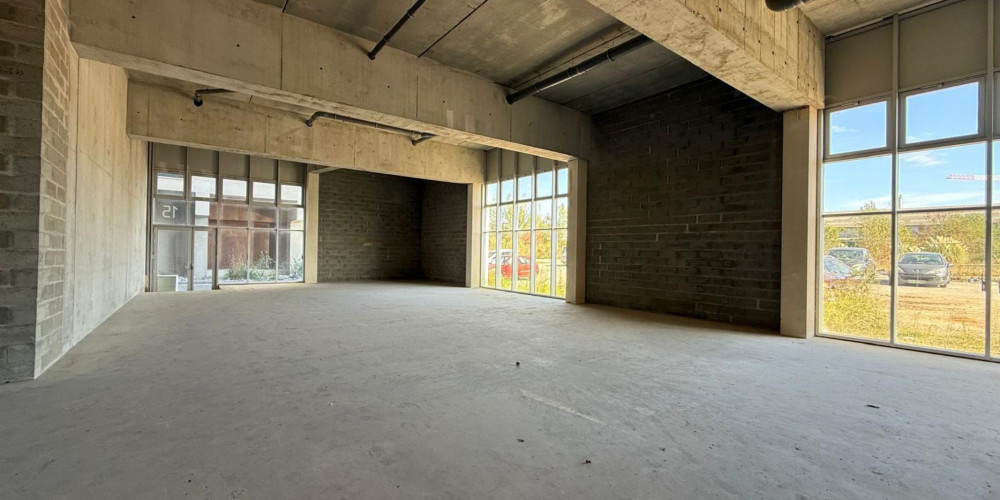 local industriel à BORDEAUX (33100)