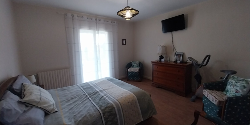 maison à ESCOUSSANS (33760)